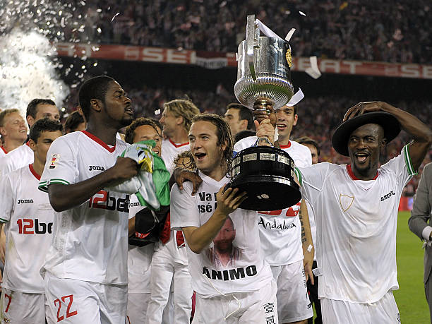 轻的贾一凡 轻的贾一凡